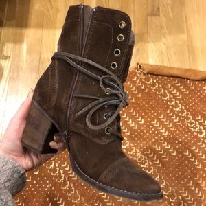 Steve Madden brown suede boots- vintage